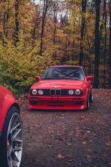 BMW E30 318i Zinmoberrot Limousine rot KW V1 - BMW 318 aus 1986