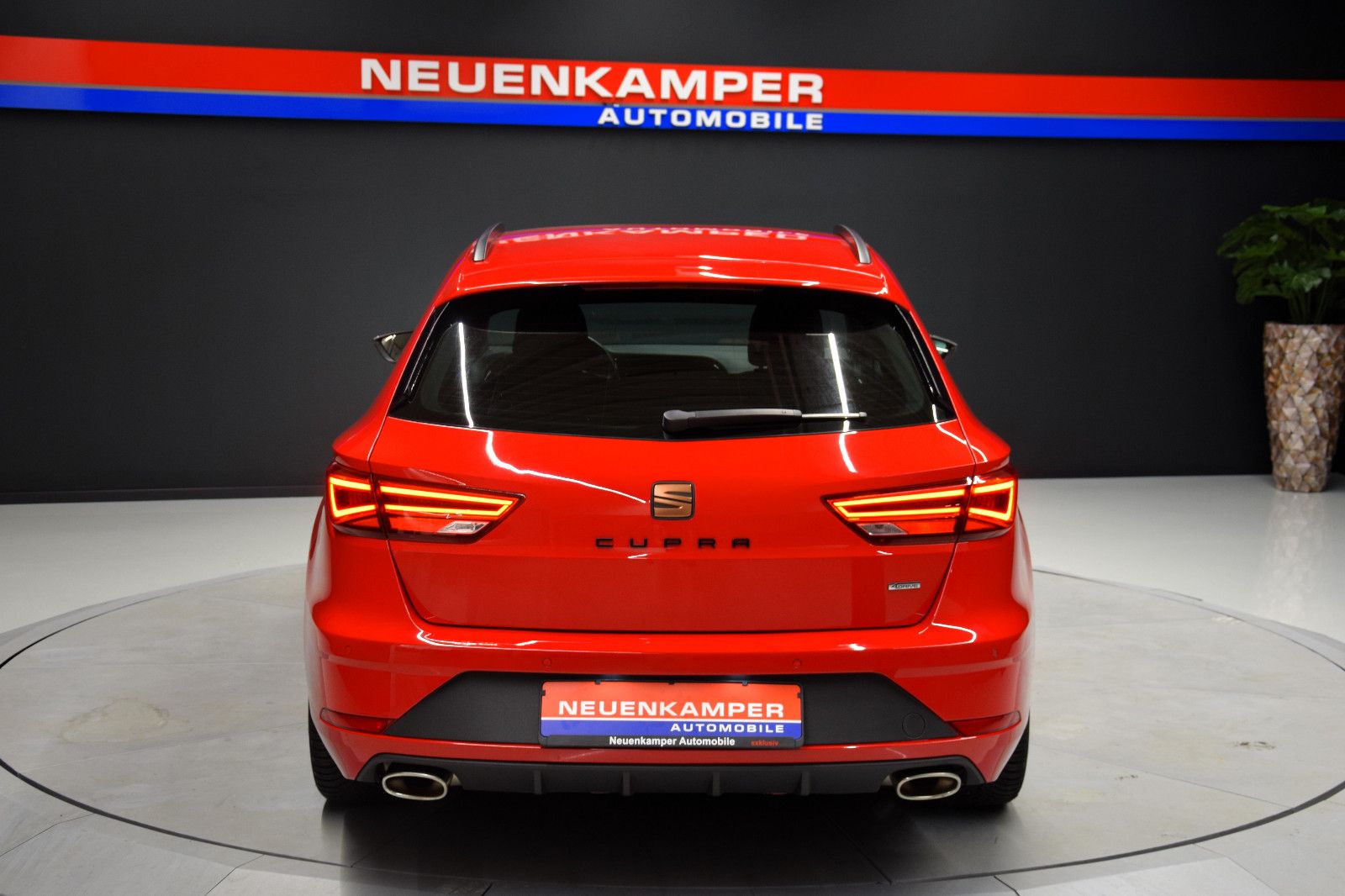 Fahrzeugabbildung SEAT Leon ST Cupra 300 4Drive ACC Beats Alca. Virtual