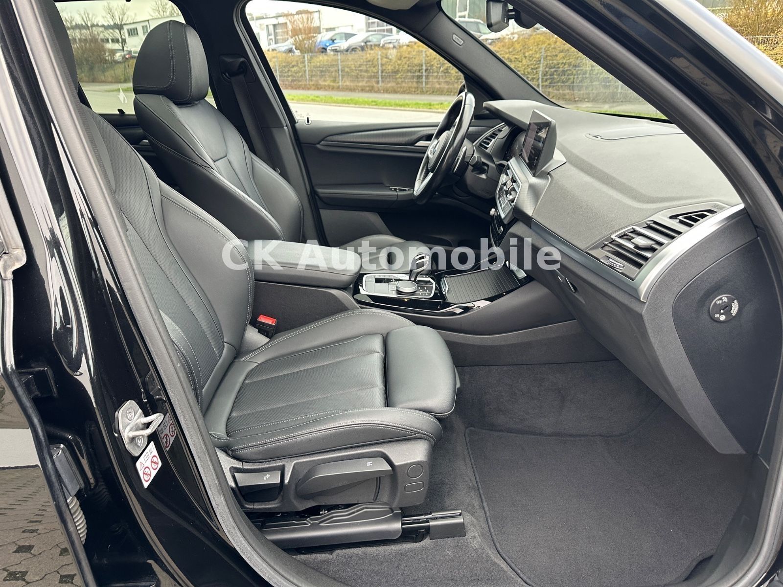 Fahrzeugabbildung BMW X3 xDrive30d M-Sport/Navi/Pano/LED/Kam/AHK