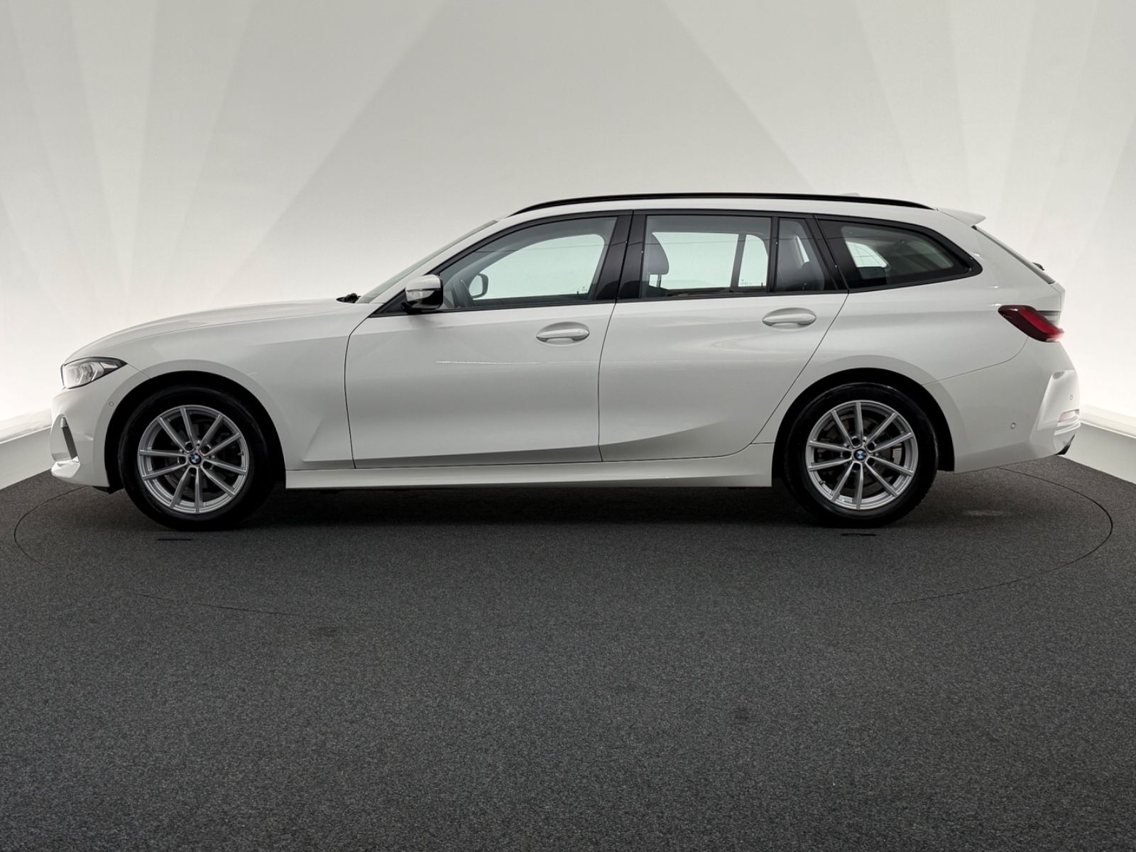 BMW 318i Touring*SHADOW*LED-R.KAM-SHZ-TEMPO-WIDESCRE foto 4