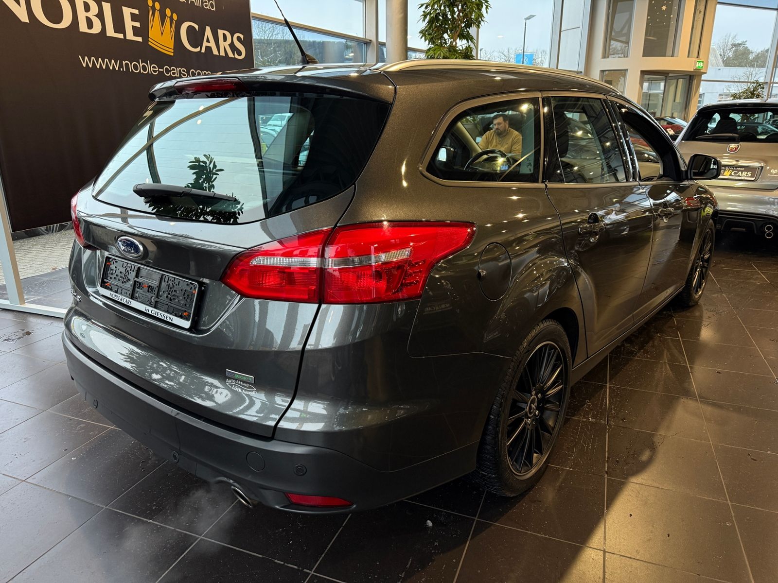 Fahrzeugabbildung Ford Focus Turnier Business KLIMA NAVI ALU