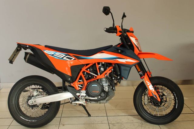 KTM 690 SMC-R 2024 + Remus + Kennzeichenhalter