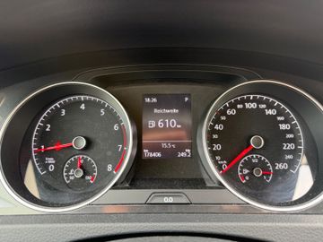 Volkswagen Golf - 12