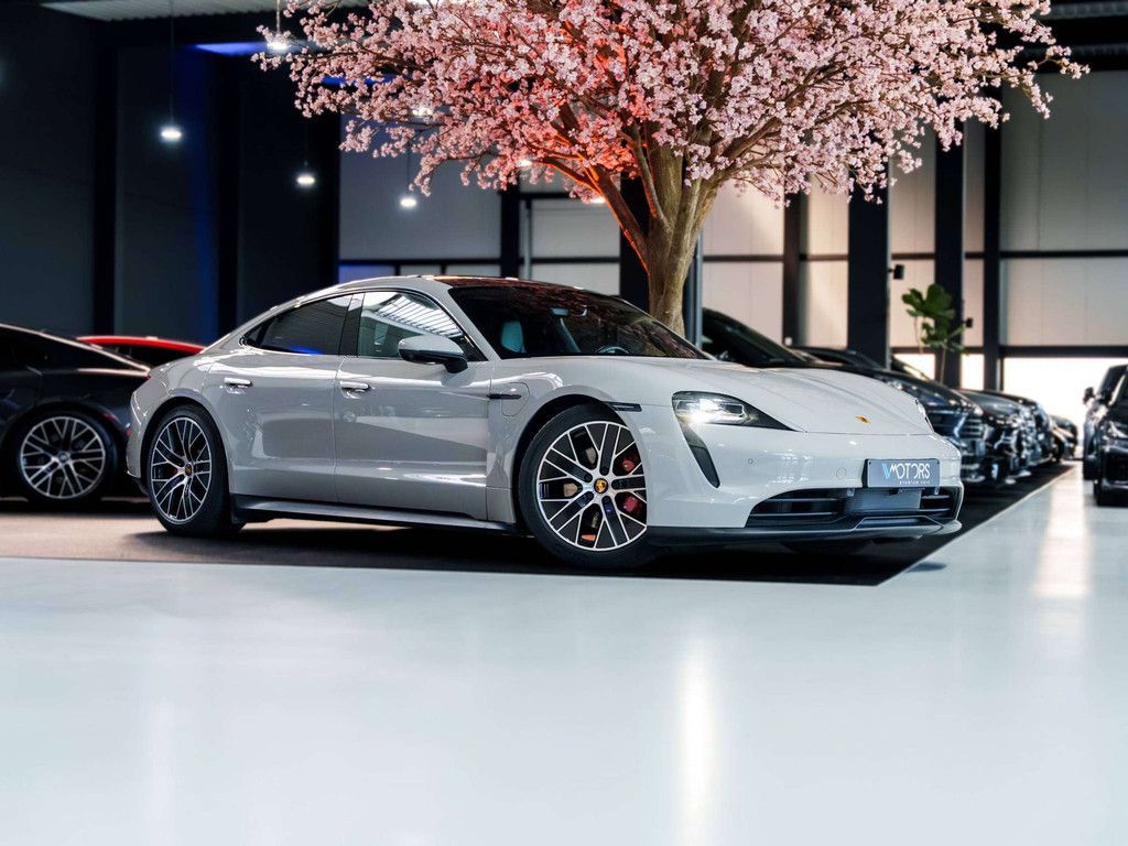 Porsche Taycan 4S - 93.4 kWh - luftfederung (PASM) - Pan
