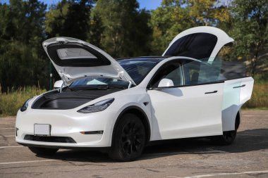 Tesla Model Y Long Range RWD