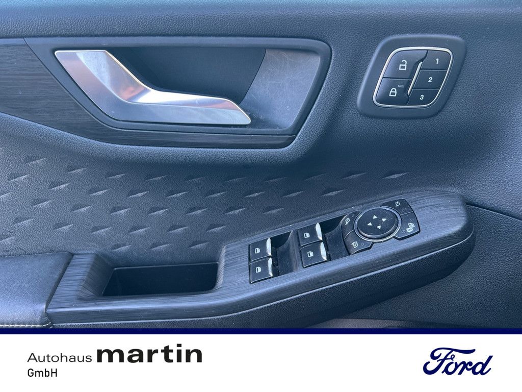 Fahrzeugabbildung Ford Kuga 1.5 Eco Blue Vignale HUD B&O LED SHZ