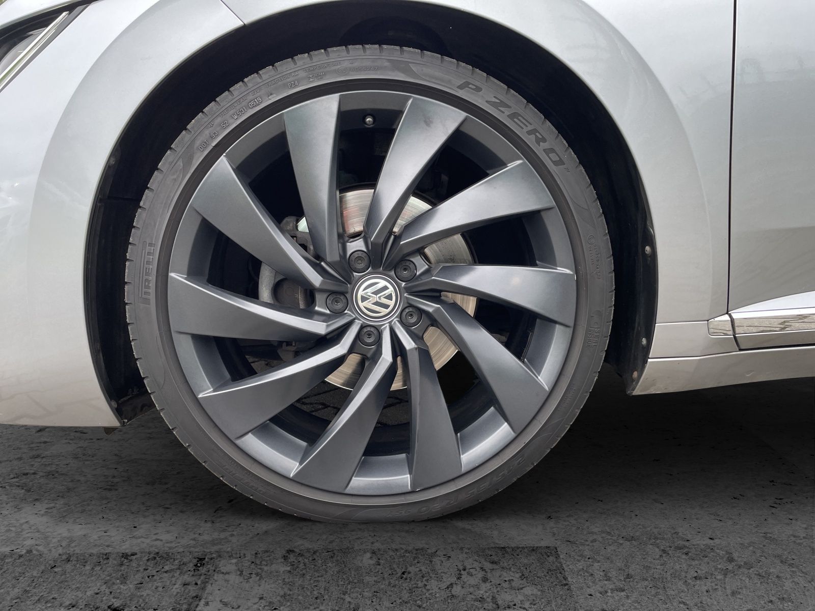 Fahrzeugabbildung Volkswagen Arteon R-Line TDI DCC LEDER DYNAUDIO NAVI ACC