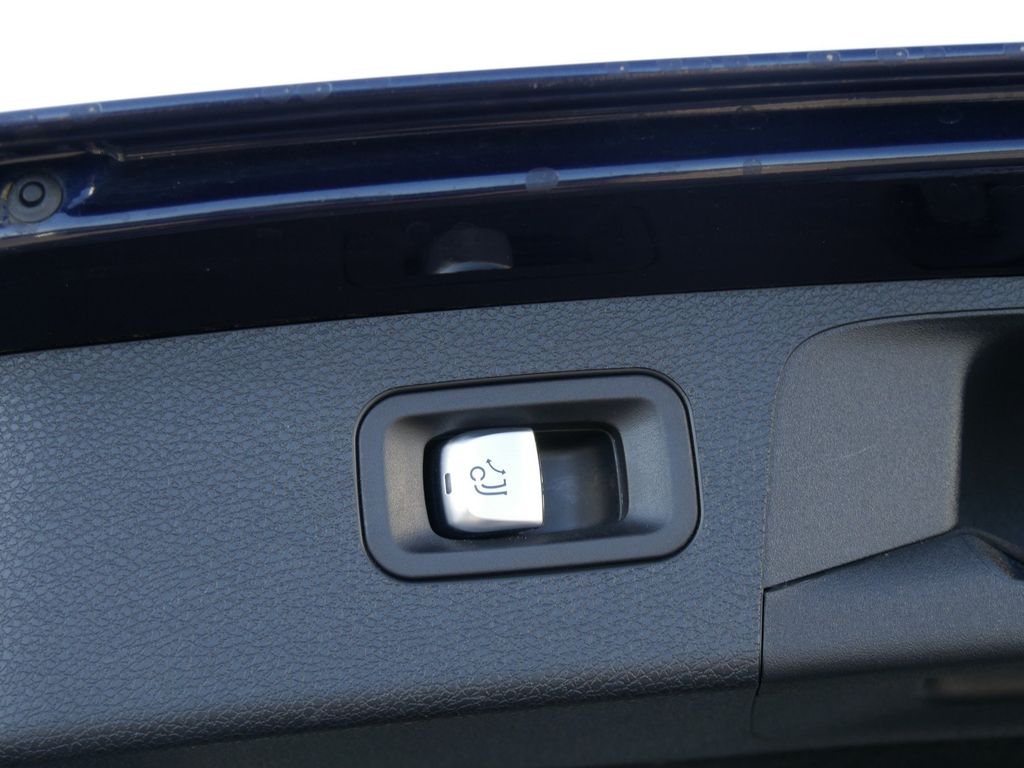 Mercedes-Benz E 300 de T-Modell |Avantgarde|DISTR|LED|NAVI|AHK