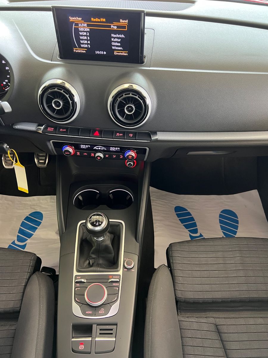 Fahrzeugabbildung Audi A3 Sportback ultra S line Sport *LED/MATRIX*