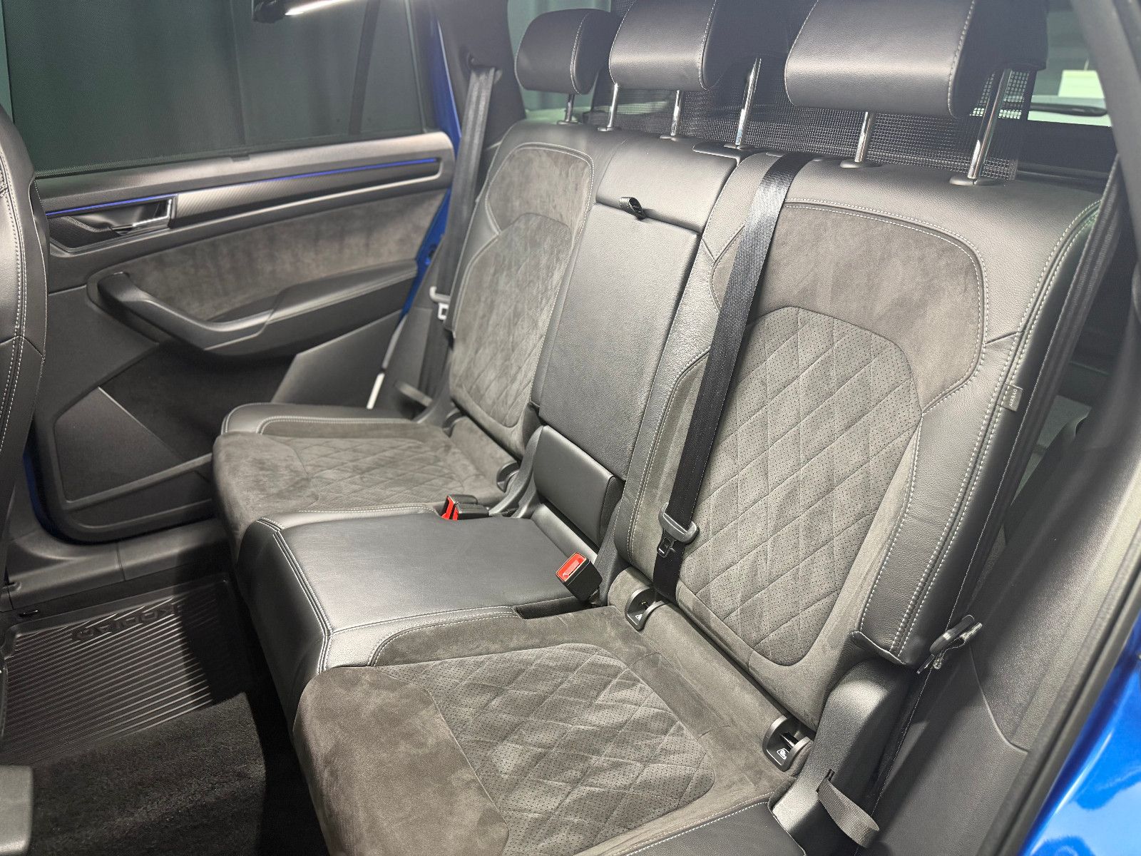 Fahrzeugabbildung SKODA Kodiaq Sportline 4x4|CANTON|360°|AHK