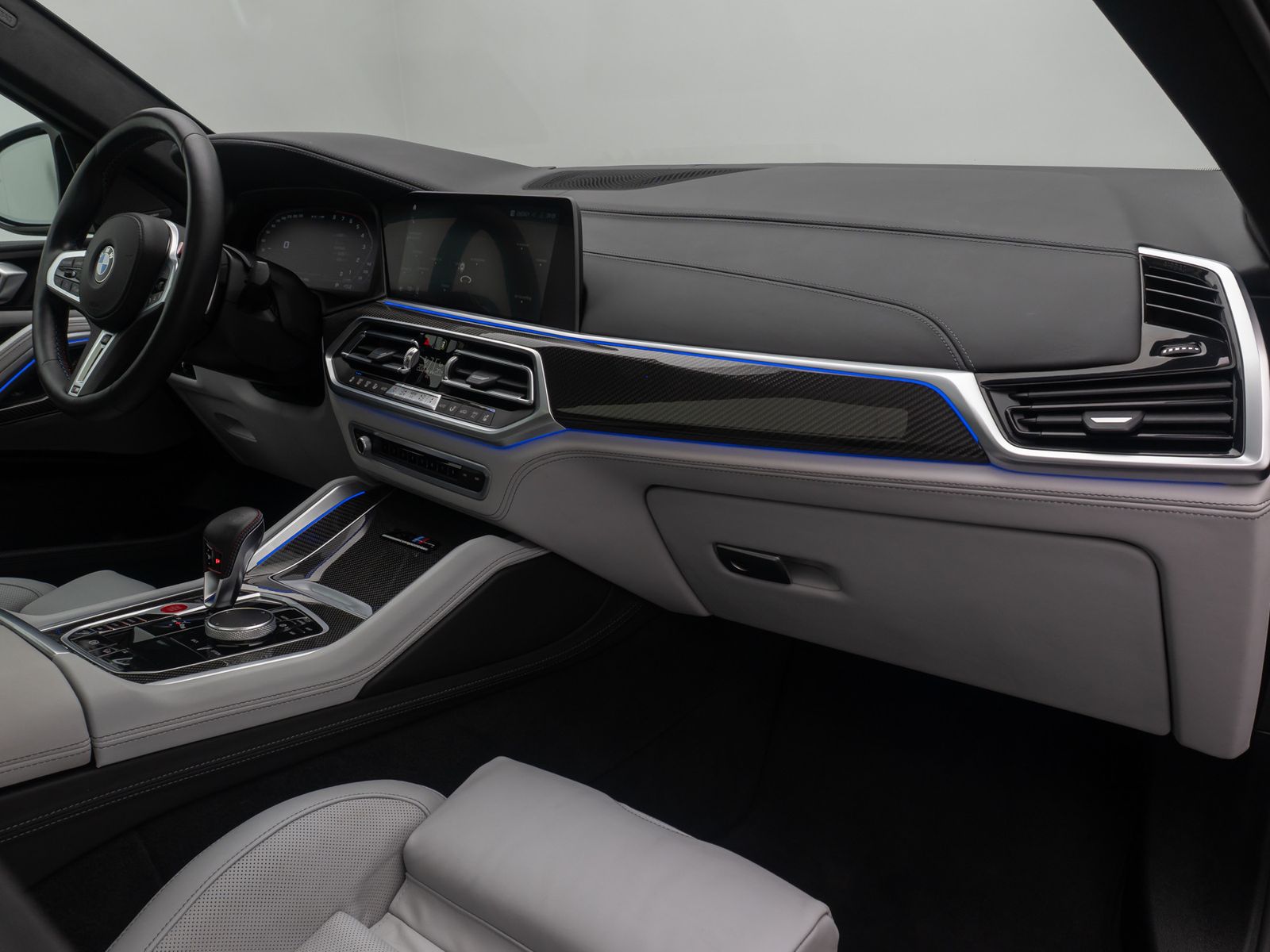 Fahrzeugabbildung BMW X6 M Competition Massage FondEnt Individual Voll