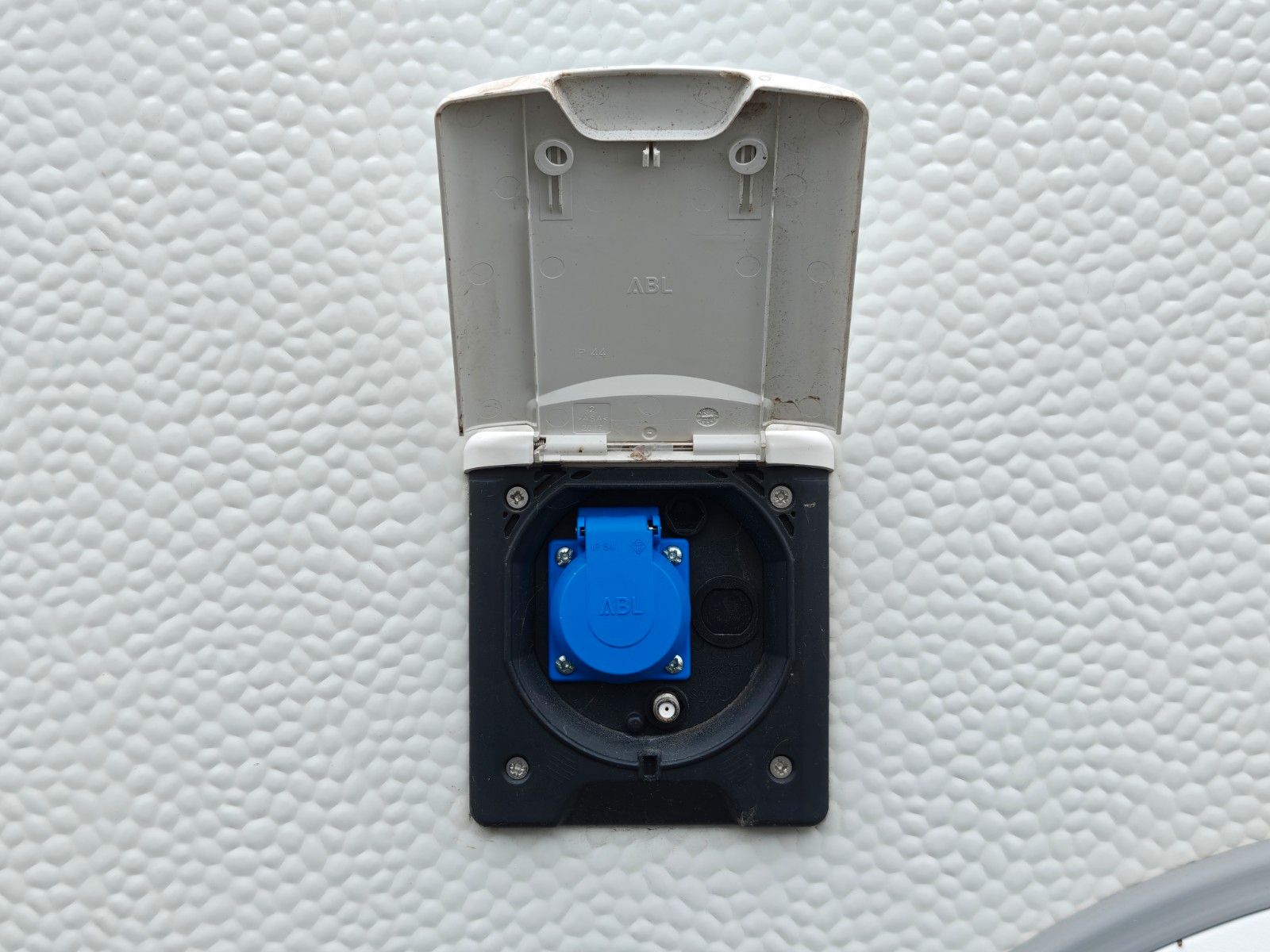 Fahrzeugabbildung Hobby De Luxe Edition 650 KMFe - Etagenbetten, 2x Sitz