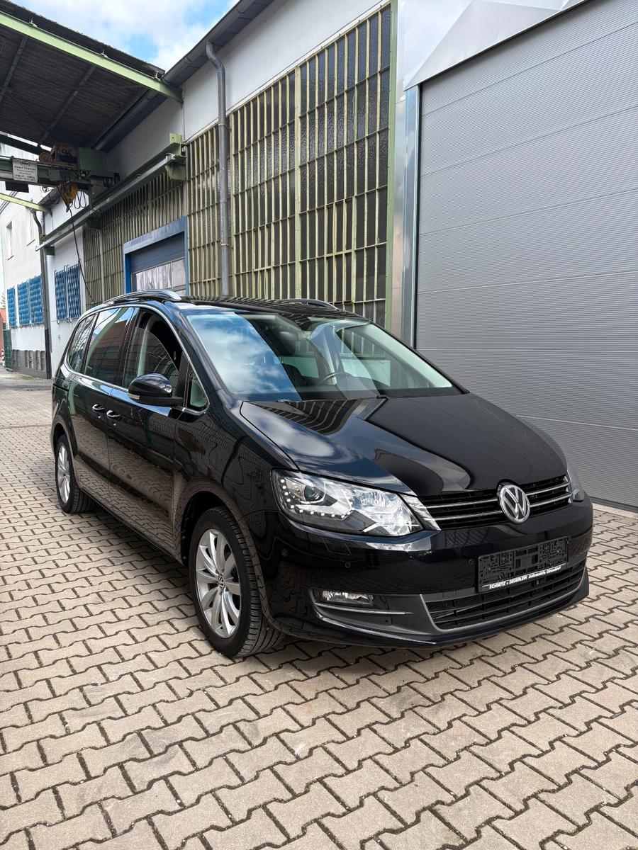 Volkswagen Sharan Highline Aut. 7 Sitzer AHK Pano