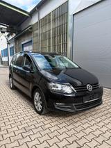 Volkswagen Sharan Highline Aut. 7 Sitzer AHK Pano - VW Sharan Gebrauchtwagen in Düsseldorf