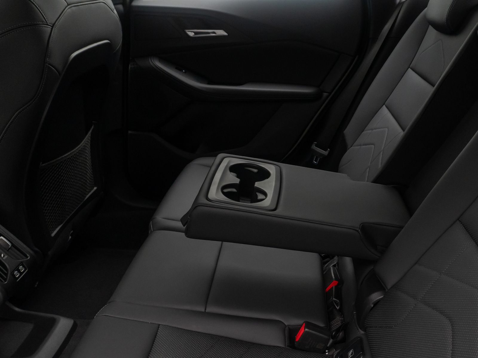 Fahrzeugabbildung BMW 218d Active Tourer M Sport LED Navi RFK AHK DAB