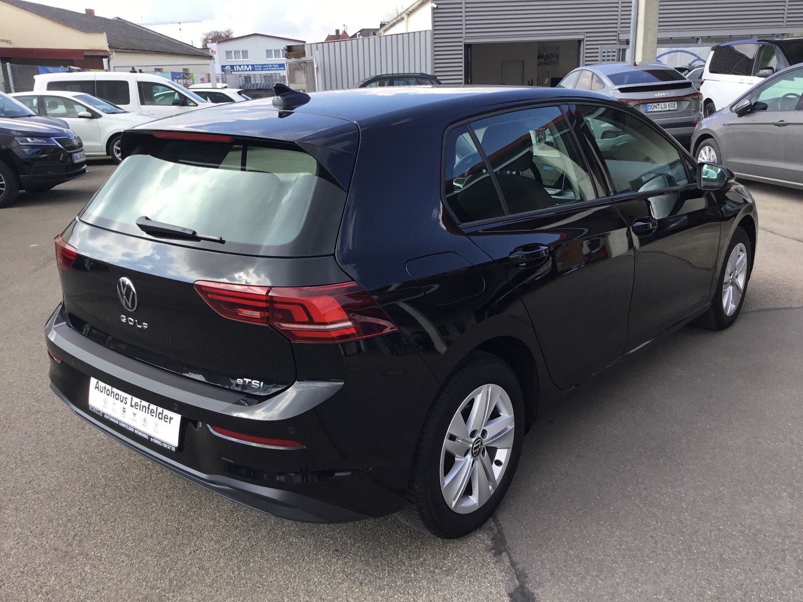 Fahrzeugabbildung Volkswagen Golf 1.5 eTSI DSG Life+AHK+LED+Kamera+Navi