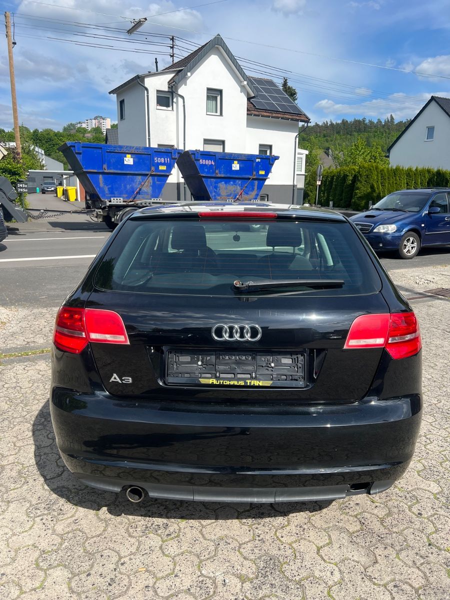 Fahrzeugabbildung Audi A3 Sportback 1.6 Attraction