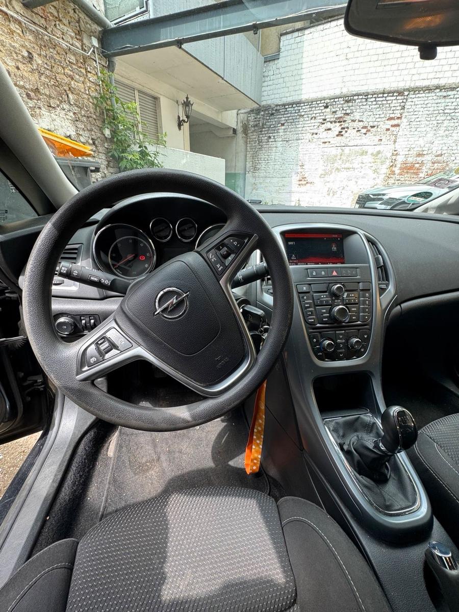 Opel Astra 2014 — photo 5