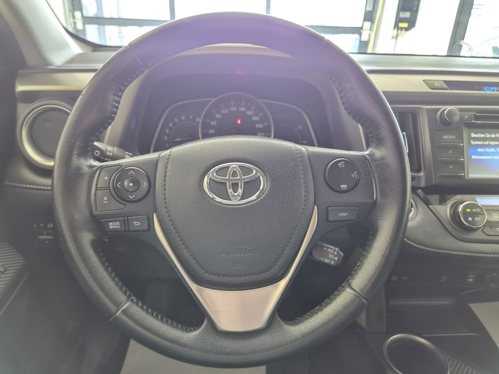Fahrzeugabbildung Toyota RAV 4 2,0-l-VVT-i Comfort Auto 4x4