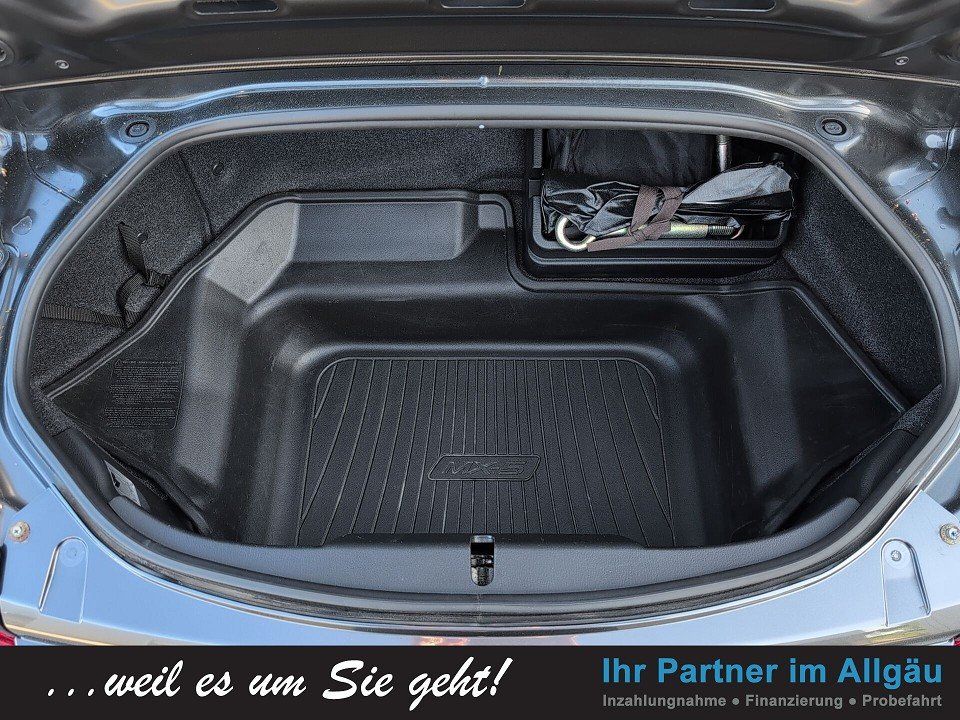 Fahrzeugabbildung Mazda MX-5 RF 160 SPORTS GARANTIE 1.HD RECARO BOSE+LED