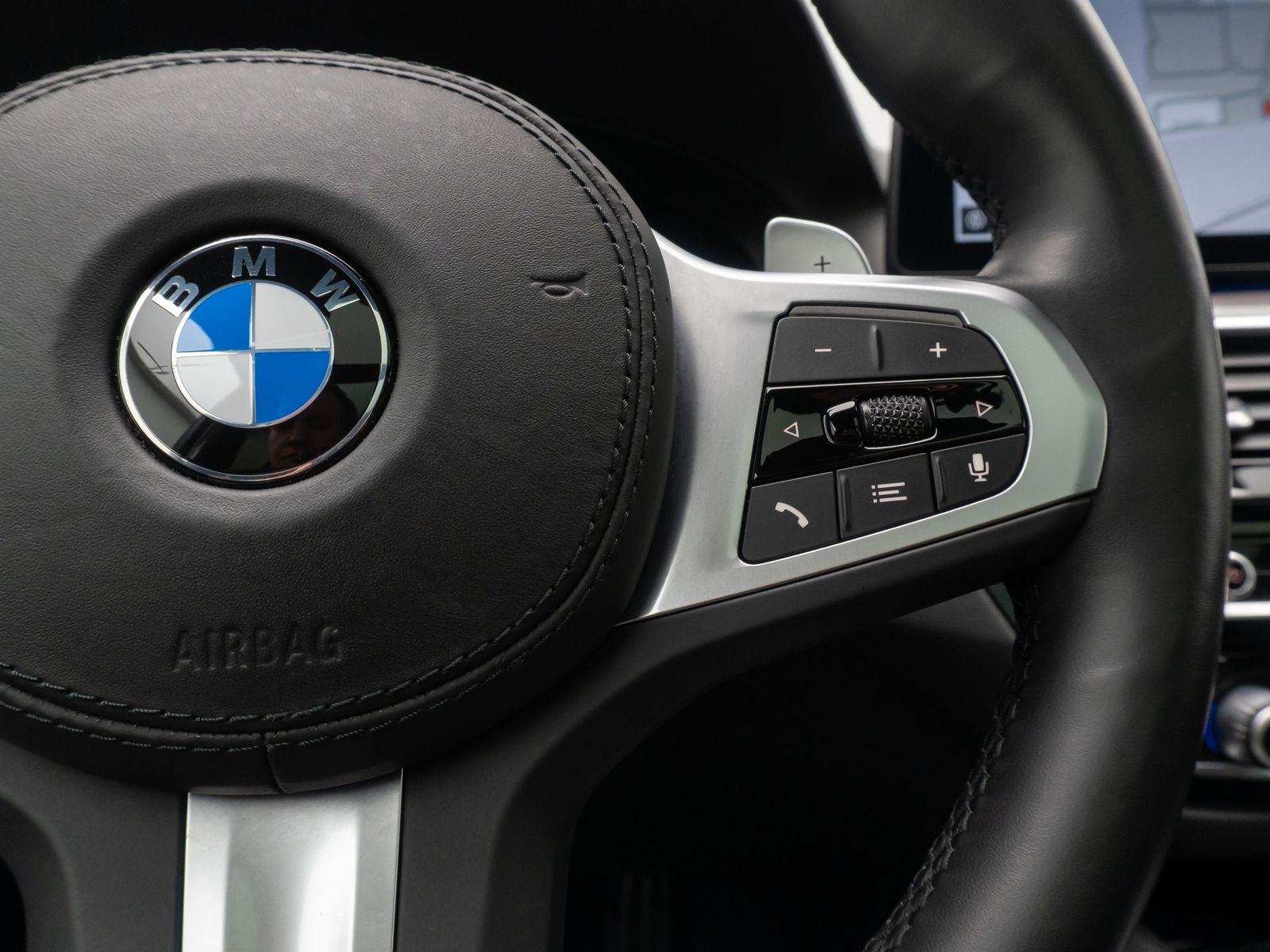 Fahrzeugabbildung BMW 530d M Sport Laser DAB Kamera HUD Panorama 19"
