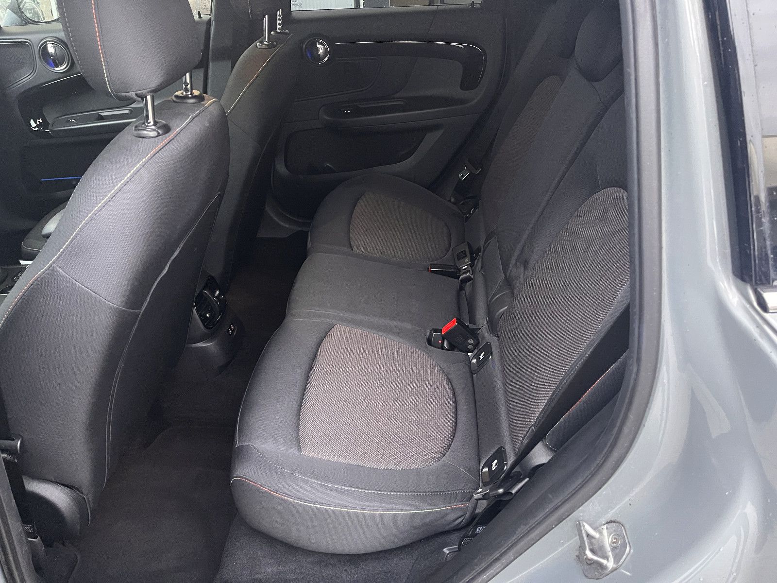 Fahrzeugabbildung MINI ONE Countryman One D Automatik