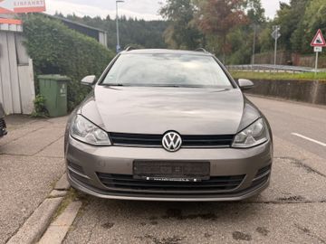 Volkswagen Golf - 2