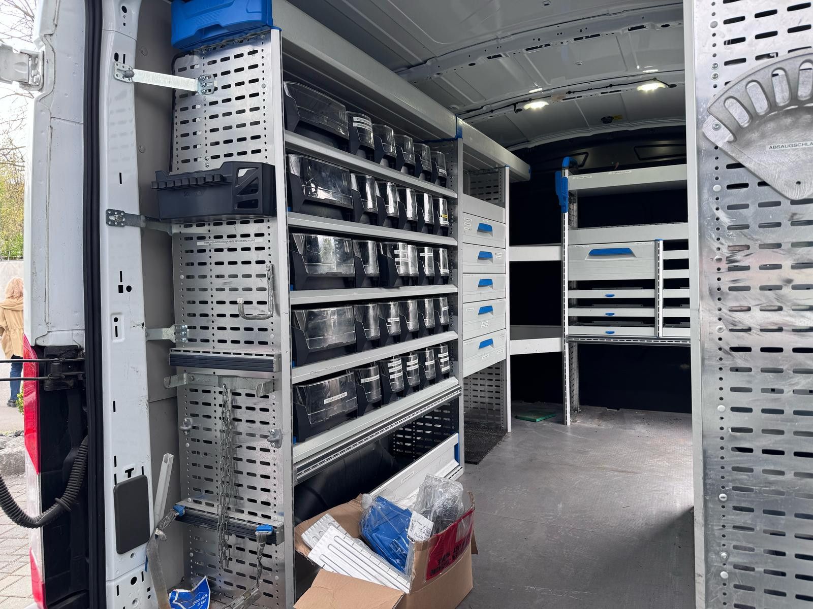Fahrzeugabbildung Ford Transit 350  L2H2 4x4 Allrad *NAVI*KLIMA*SORTIMO