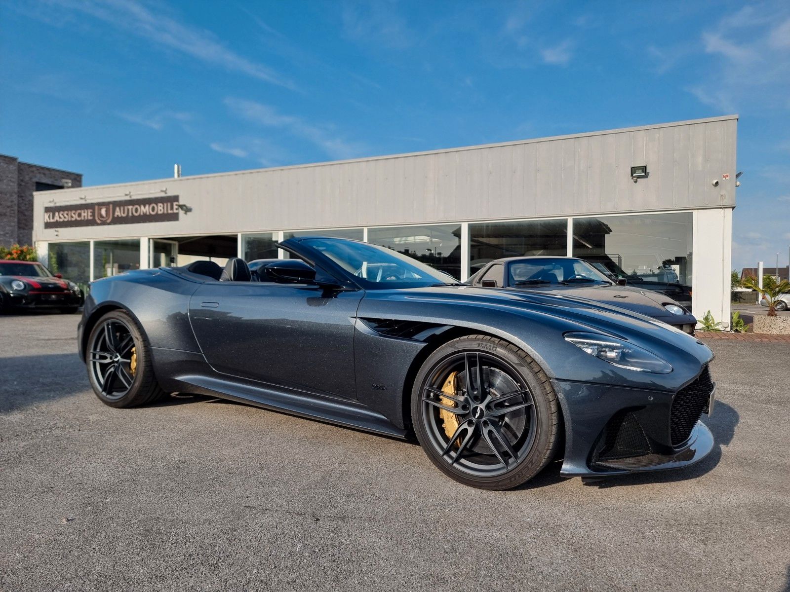 Fahrzeugabbildung Aston Martin DBS 5.2 V12 Volante/Werksgarantie 09/27/1A