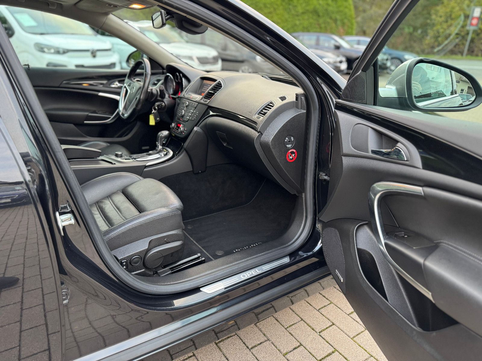 OPEL Insignia, 2010, Benzin, 220 PS