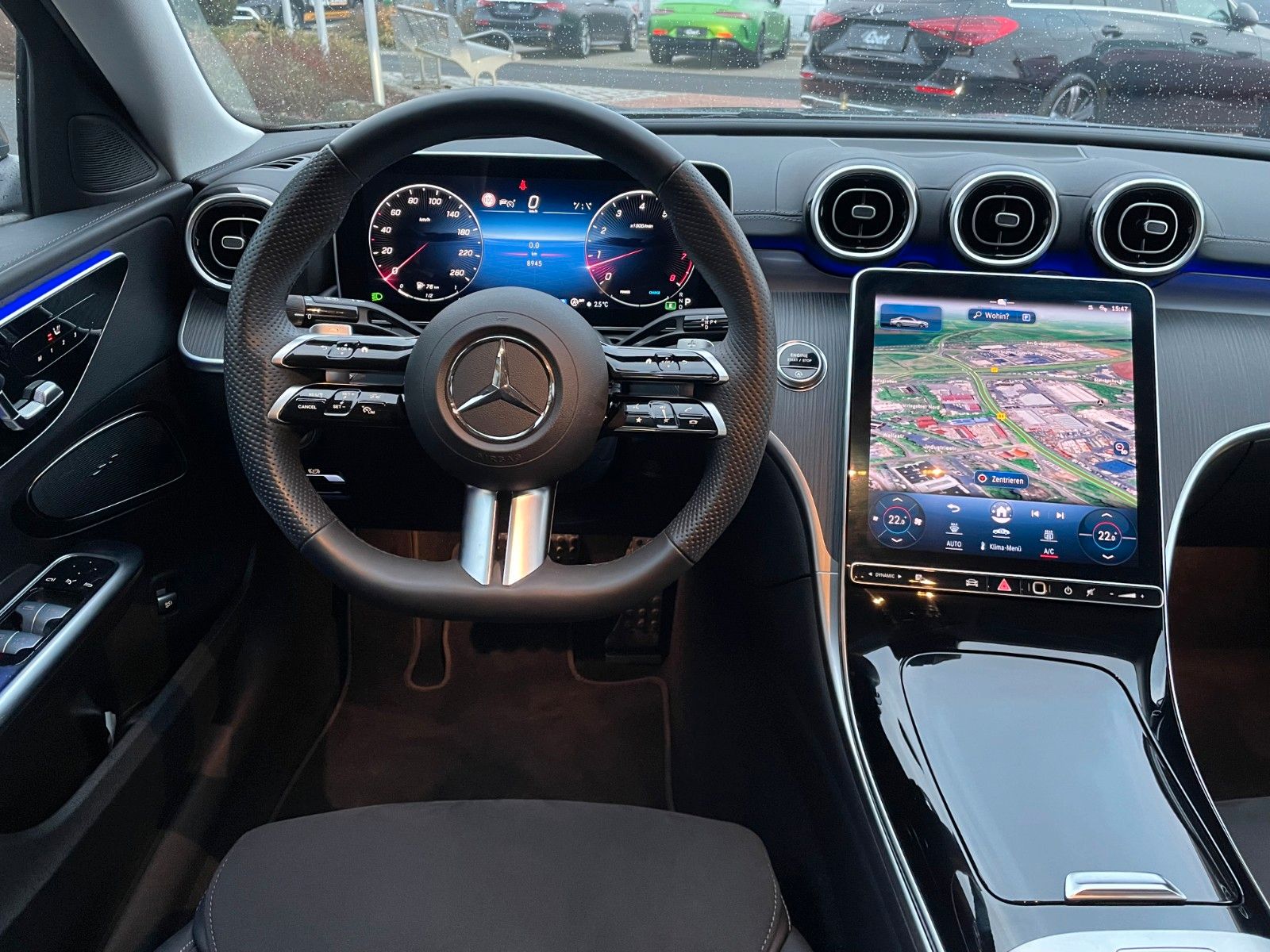 Fahrzeugabbildung Mercedes-Benz C 200 AMG AHK+Memory+R-Kamera+Distr+Ambiente+Key