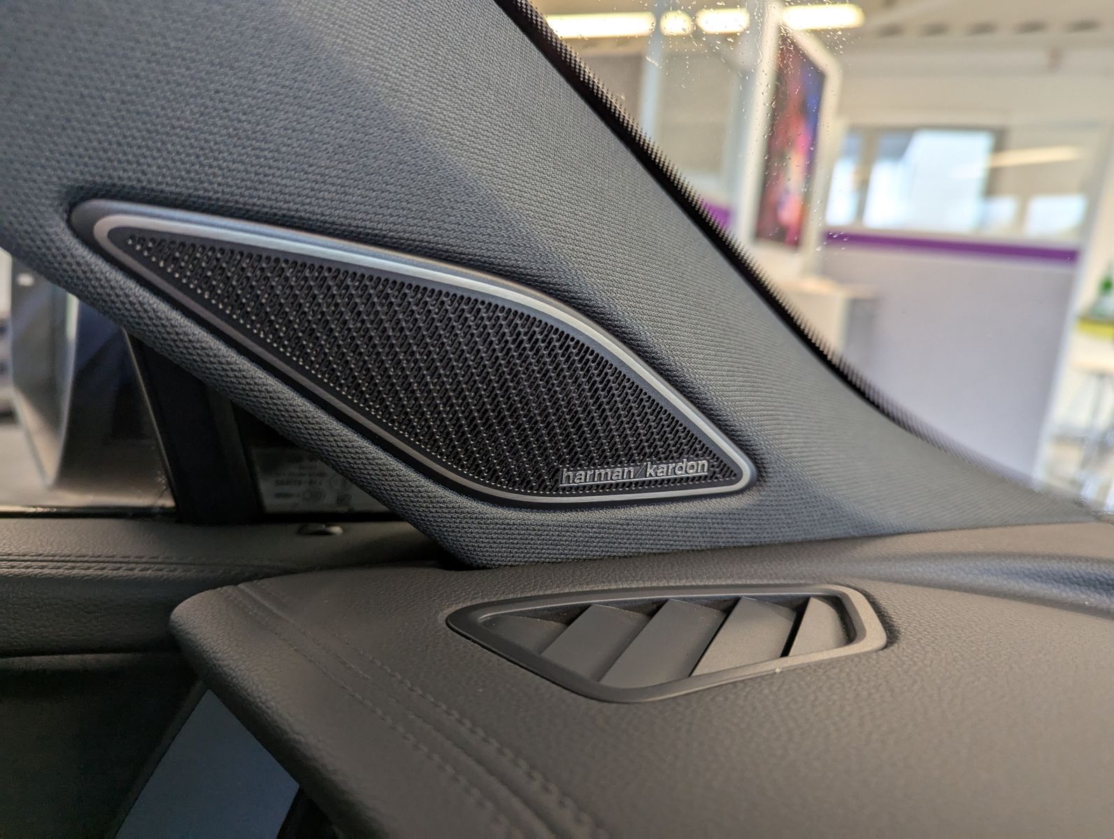 VW Tayron 2.0 R-Line Leder Launch Pano Black AHK 20 - Image 26