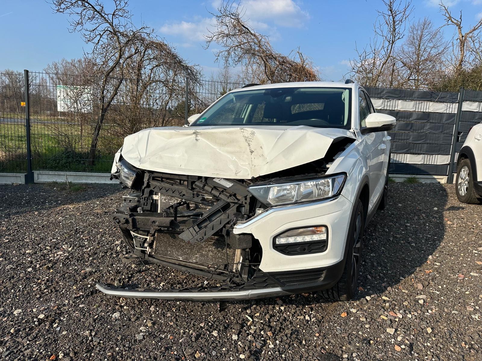 Volkswagen T-Roc Style/NAVI/PDC/LED/AMBIENTE/MOTOR OK !