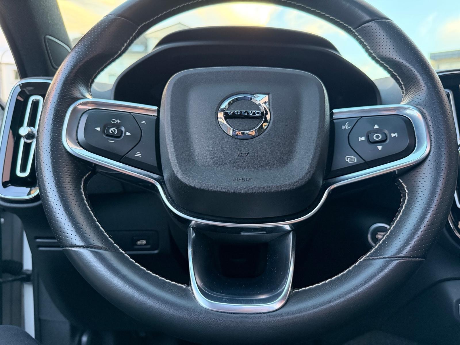 Volvo XC40 R Design 2WD Pano*Kamer*ToTWink*ACC*1.J.Gar