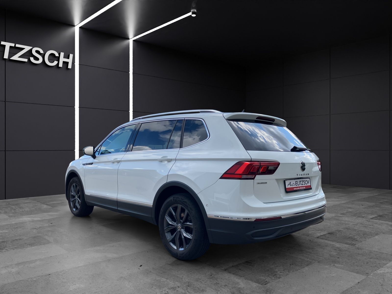 Fahrzeugabbildung Volkswagen Tiguan Allspace Life TDI DSG LED ACC STH HuD SHZ