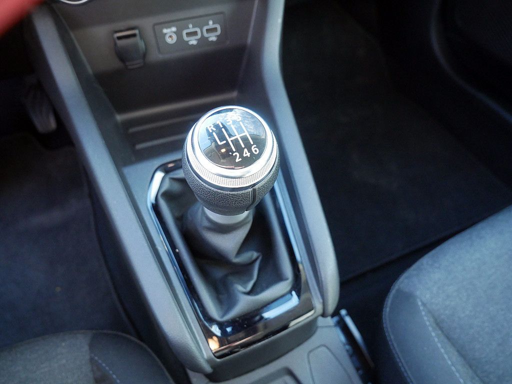 Fahrzeugabbildung Renault Clio Equilibre TCe 90 KLIMA LED SCHEINWERFER