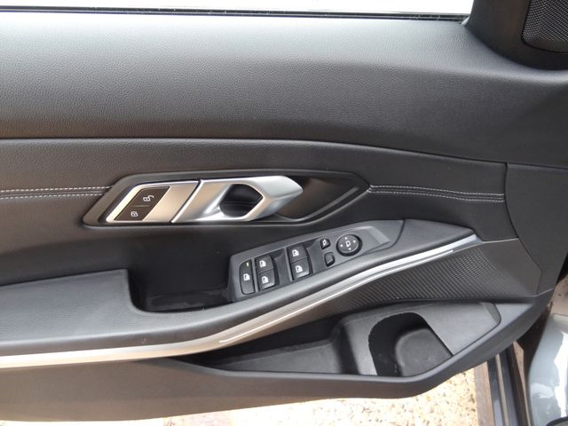 Fahrzeugabbildung BMW 320d Sport Line/1.Hd/Virtual/AHK/Leder Navi/