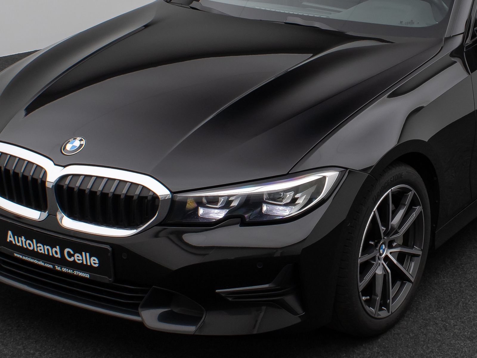 Fahrzeugabbildung BMW 330i Sport Line Kamera Lenkhz HiFi Komfort Alarm