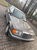 Mercedes-Benz Mercedes W124, 300 TD, Turbo, Leder - Mercedes-Benz 300 mit Diesel-Antrieb: Kombi