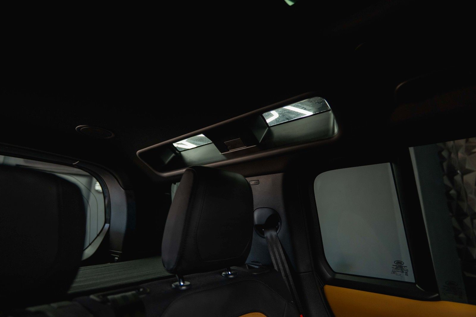 Fahrzeugabbildung Land Rover Defender 110 X-Dynamic Black Style Pack 4x4