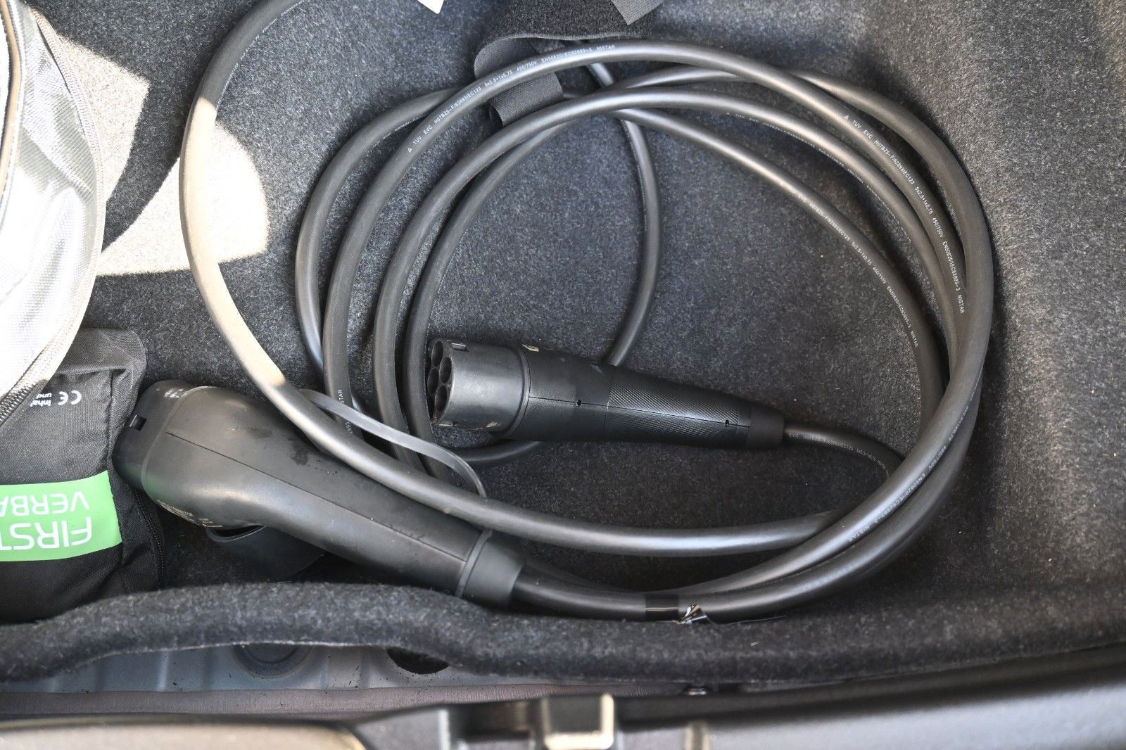 Fahrzeugabbildung Volvo XC40 BEV Core 2WD Single Motor