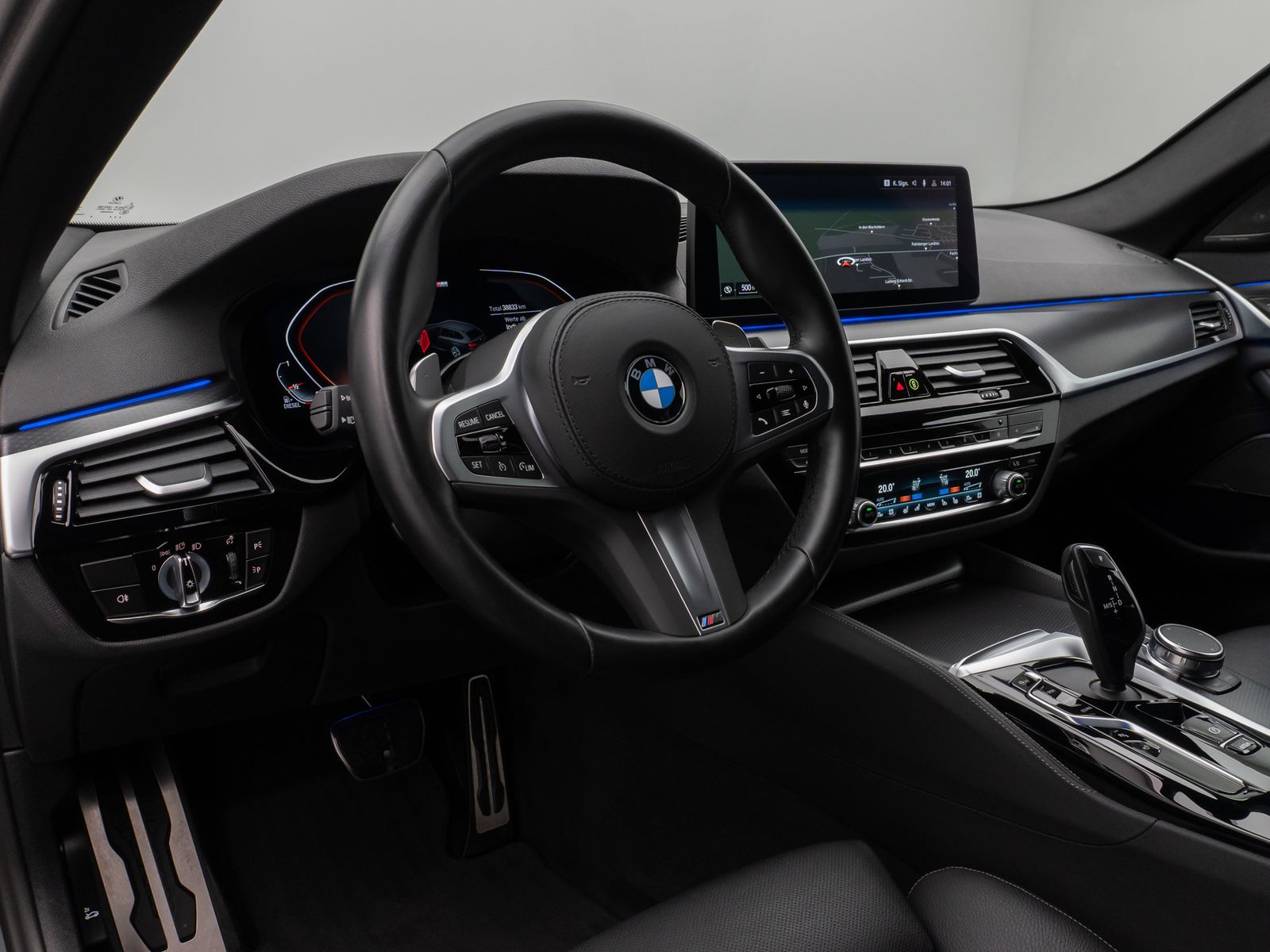 Fahrzeugabbildung BMW 530d M Sport 360°DAB H/K Massage Alarm 19Zoll