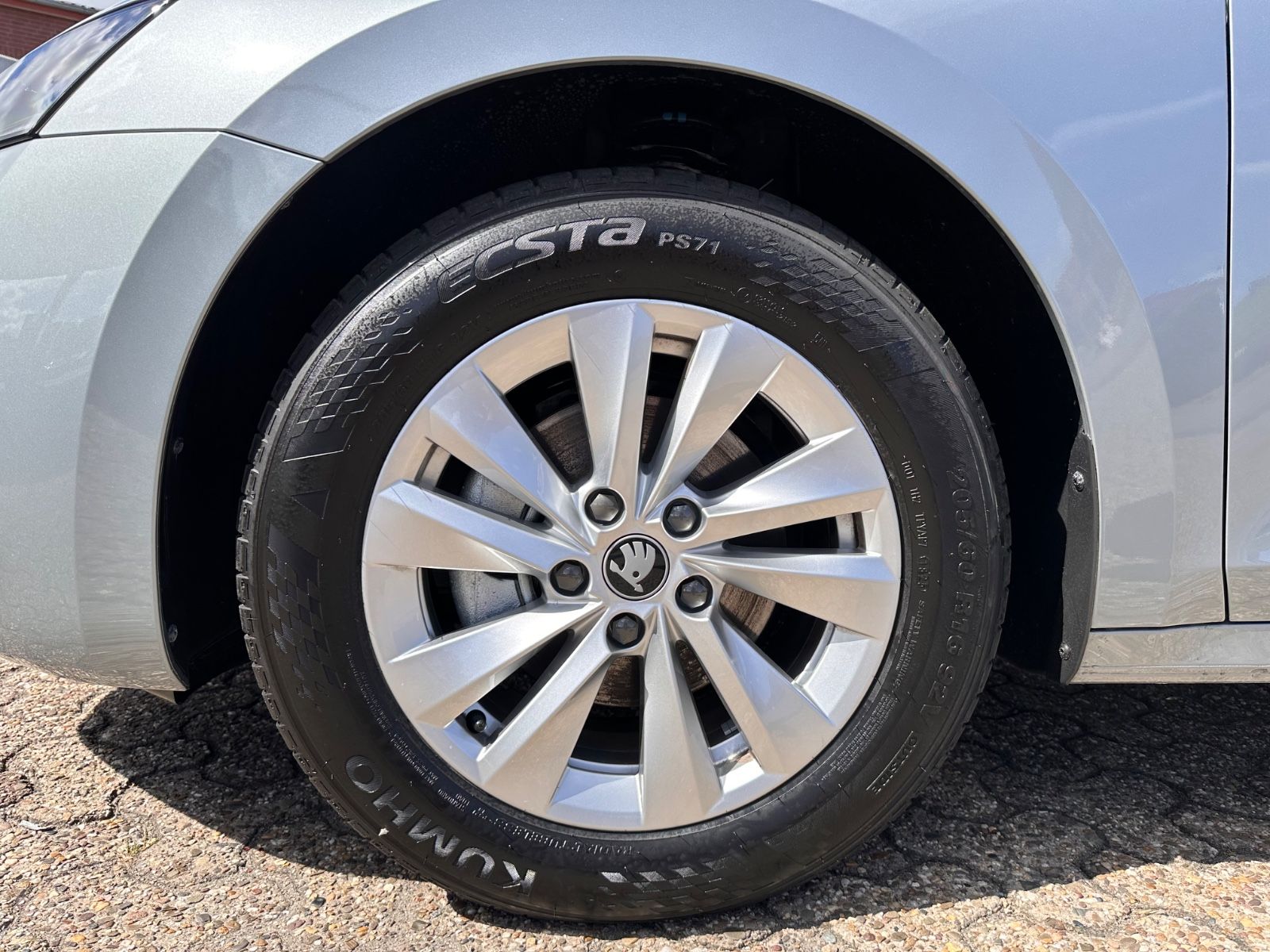 Fahrzeugabbildung SKODA Octavia Combi 1.5 TSI Selection DSG LED/ACC/APP