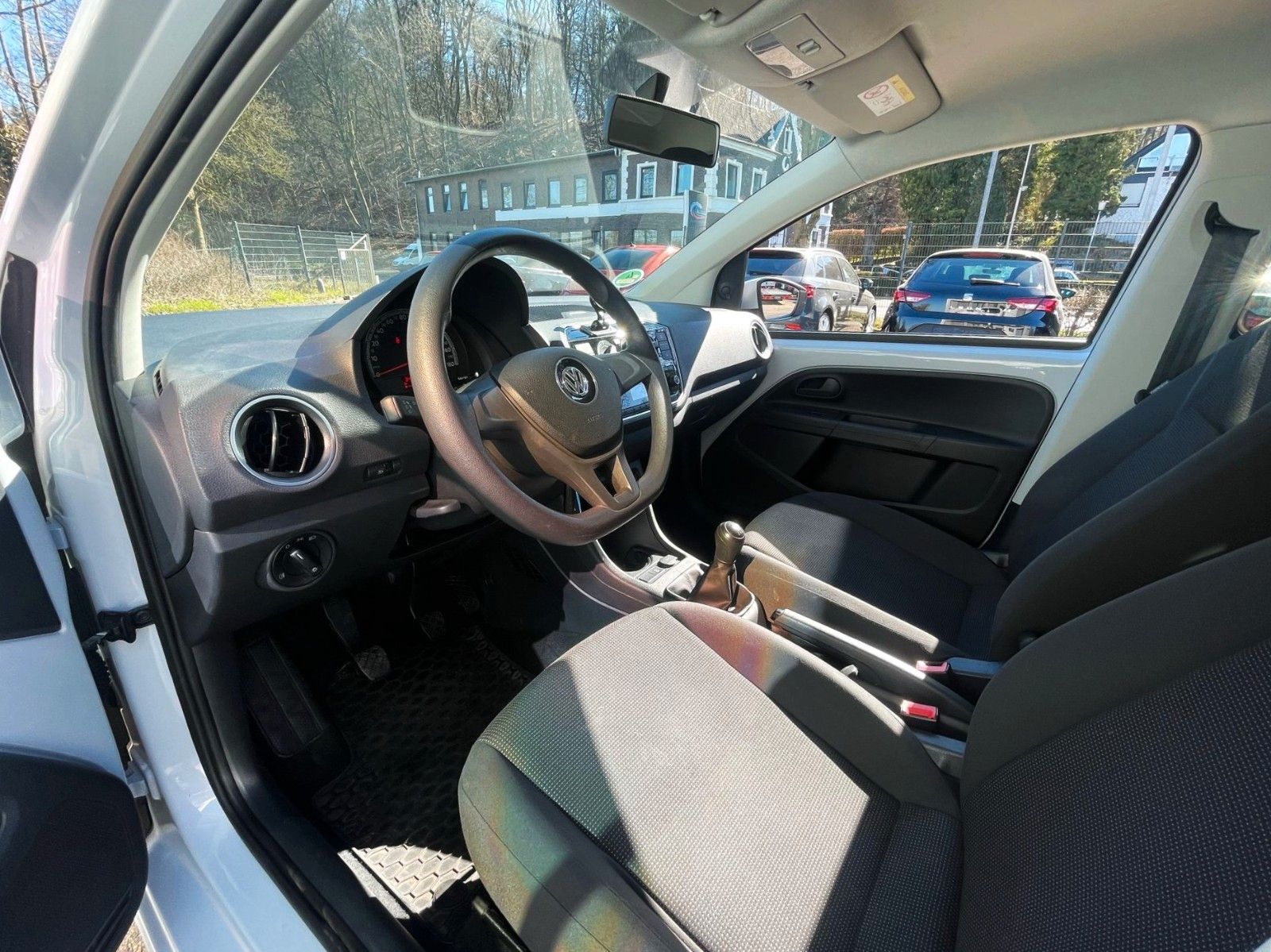 Fahrzeugabbildung Volkswagen UP! 5-TÜRIG KLIMA SOUND COMPOSITION 2.HAND