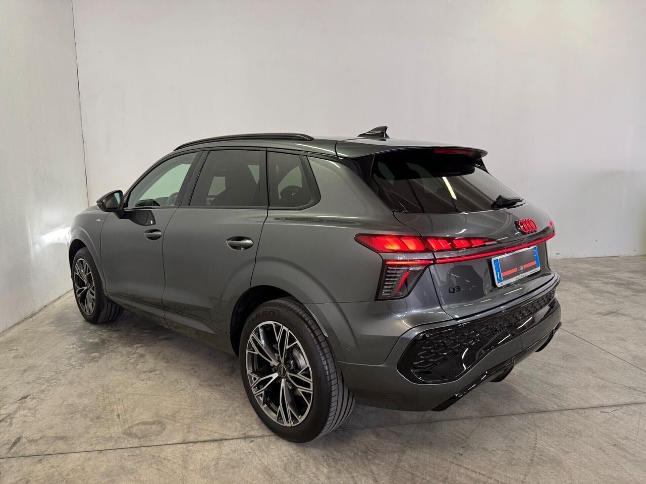 Audi Q3 Tdi S Line Edition 150cv S-Tronic UFFICI imagem 3