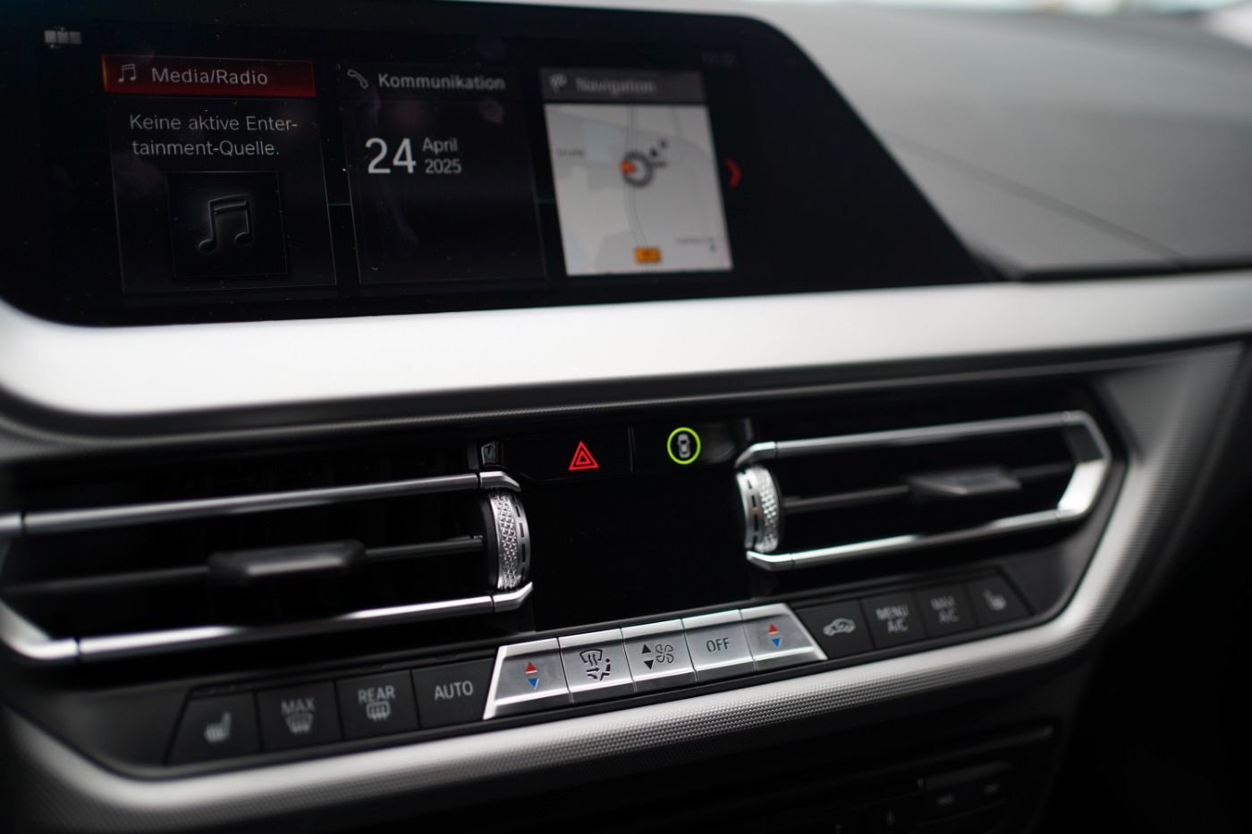 Fahrzeugabbildung BMW 118i Advantage +LED+Rückfahrkamera+KlimaA+Navi+