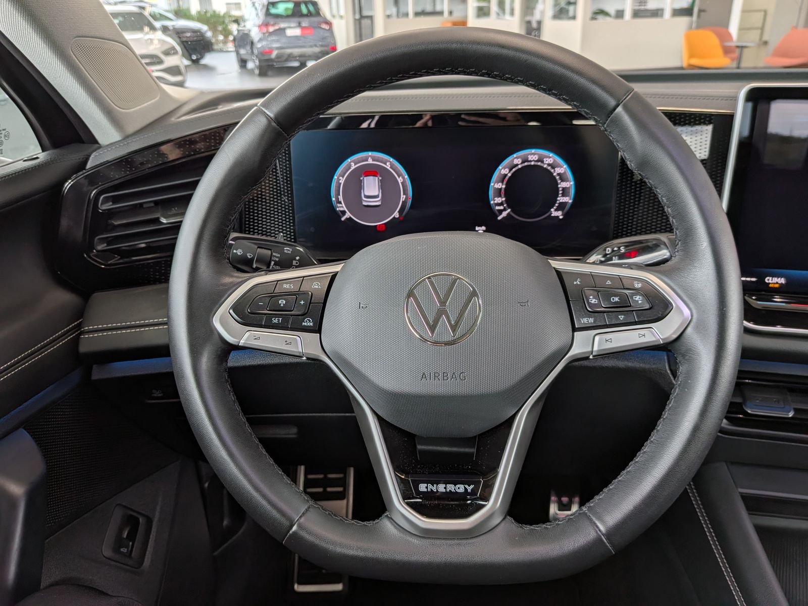 Fahrzeugabbildung Volkswagen Tiguan 1.5 eTSI ENERGY HD-Matrix 360 Pano AHK 19