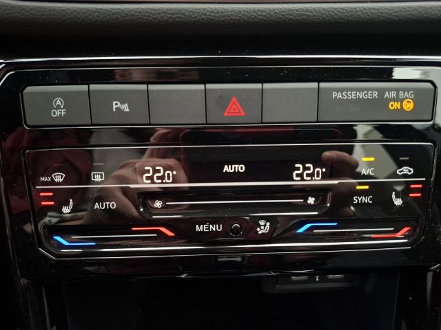 T-CROSS 1.0 TSI DSG R-LINE CAM+IQ.LIGHT+NAVI+DAB