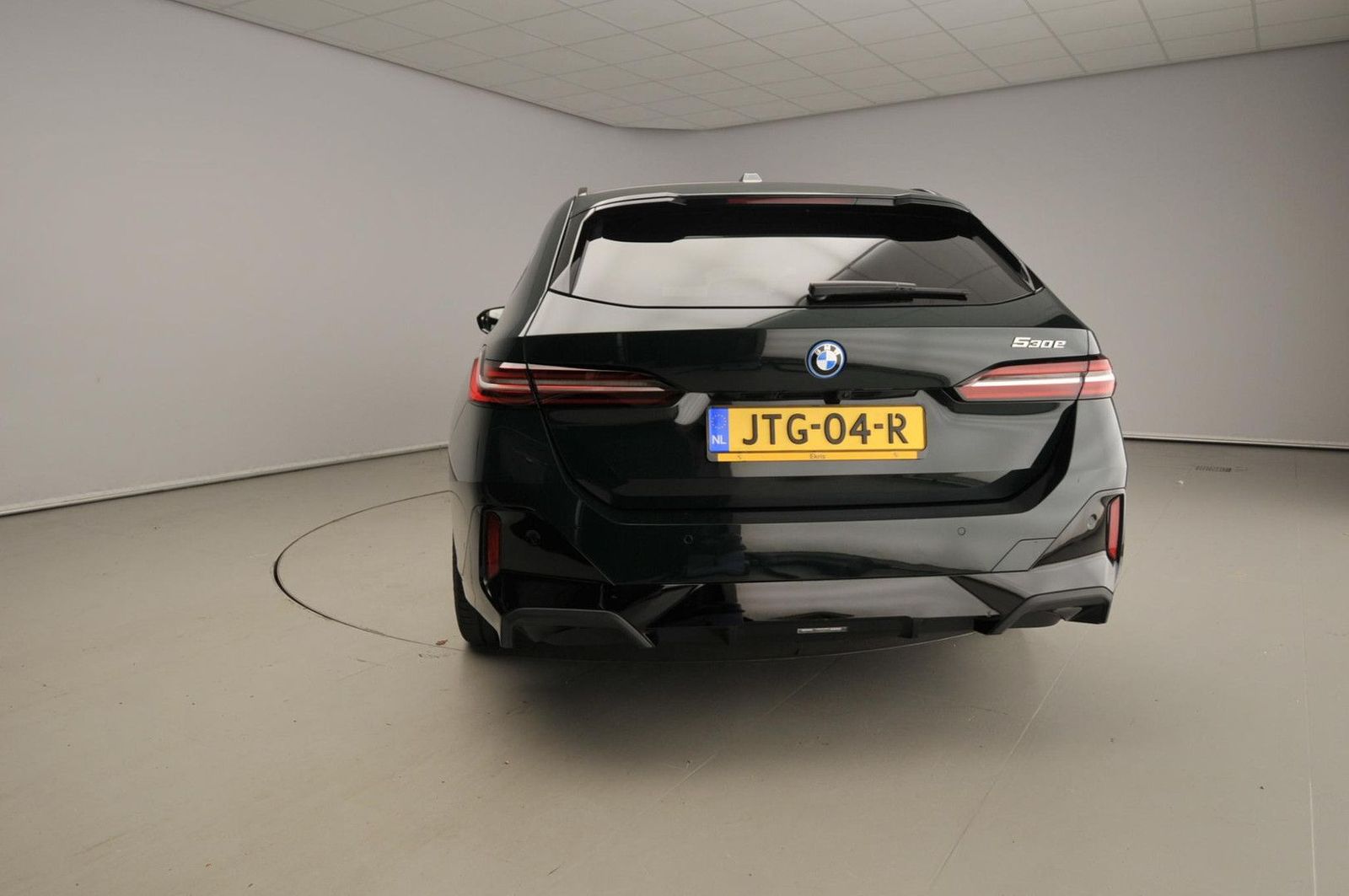 BMW 530 5 Serie Touring 530e | M-Sportpakket | Indiv imagem 3