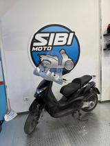 Piaggio Beverly 200 - PIAGGIO BEVERLY 200